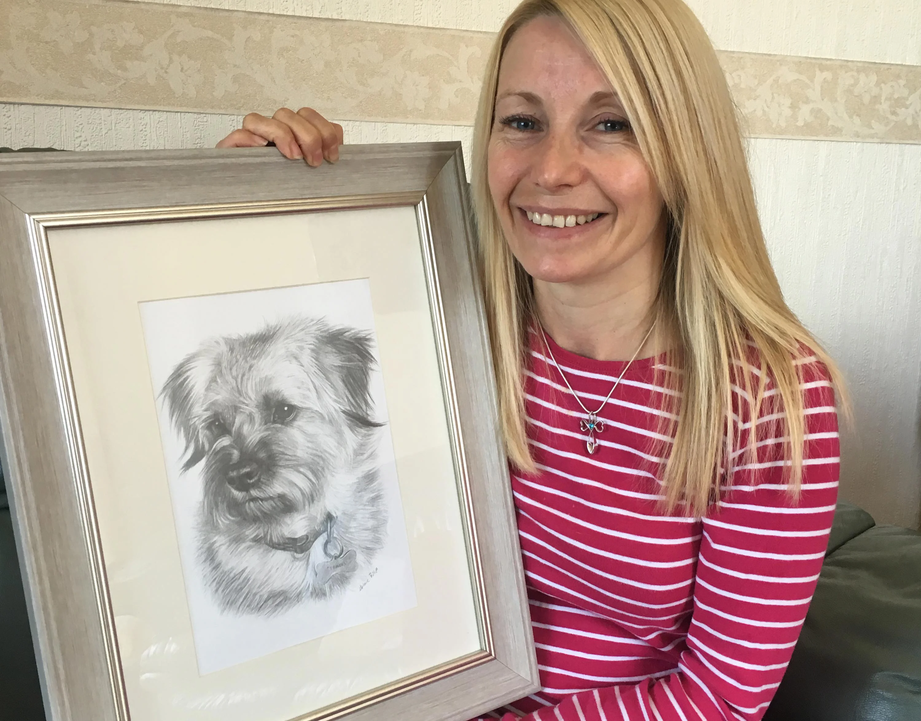 Pencil Pet Portraits of Dogs, Cats & Horses by Melanie Phillips Close-up of a classic pencil drawing of dogs by Melanie Phillips, highlighting intricate detail.