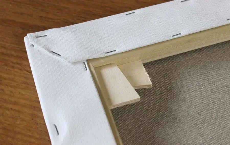 Linen Canvas for Oil Portraits - Winsor & Newton A Winsor & Newton professional-grade linen canvas, stretched and primed, ready for oil pet portrait painting.